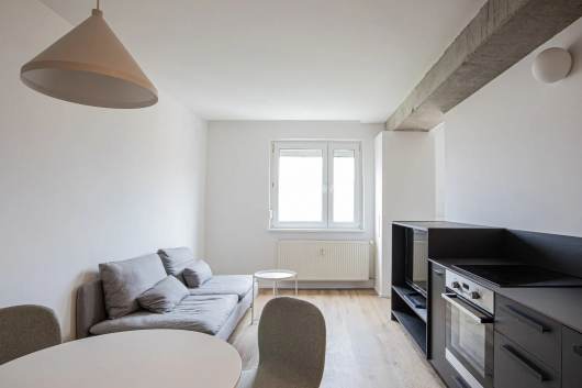 Pren�jom 1,5-izbov�ho bytu � Bratislava, Nov� Mesto (Bud��inska ulica)  Pon�kame na pren�jom 1,5-izbov� byt v mestskej �asti Bratislava � Nov� Mesto, 