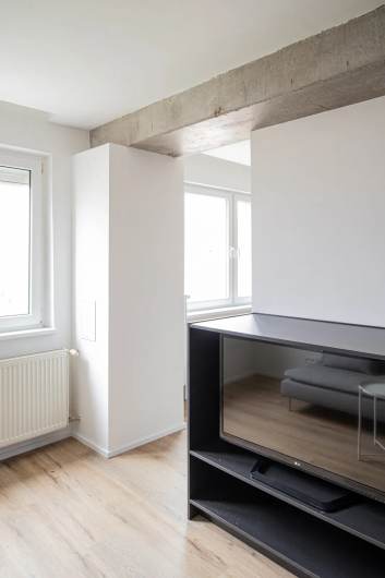 Pren�jom 1,5-izbov�ho bytu � Bratislava, Nov� Mesto (Bud��inska ulica)  Pon�kame na pren�jom 1,5-izbov� byt v mestskej �asti Bratislava � Nov� Mesto, 