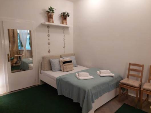 Pren�jom gars�nky � Dostojevsk�ho rad, oproti Eurovea 