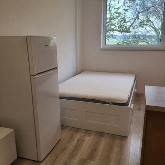 Prenjom garsnky na Majerskej ulici, Bratislava II, Vrakua. Byt je v novostavbe, 22m2, kompletne zariaden. Kuchynsk linka, chladnika, prka, dvo