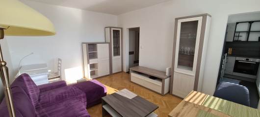 Prenjmu slnenho 2 izbovho bytu po kompletnej rekontrukcii v blzkosti Raianskeho mta na Kyjevskej ulici.