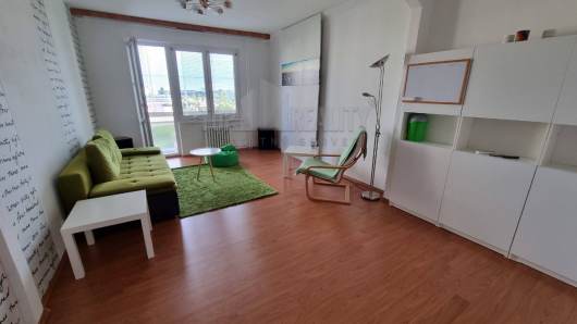 Prenjom 2.5 izbovho bytu na Martinekovej v Ruovej Doline  